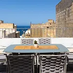 Townhouse With Dreamy Terrace * 瓦莱塔