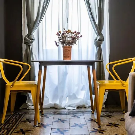 Townhouse With Dreamy Terrace Semesterbostad