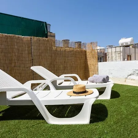 Townhouse With Dreamy Terrace