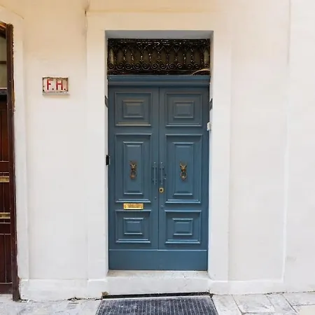 Townhouse With Dreamy Terrace *