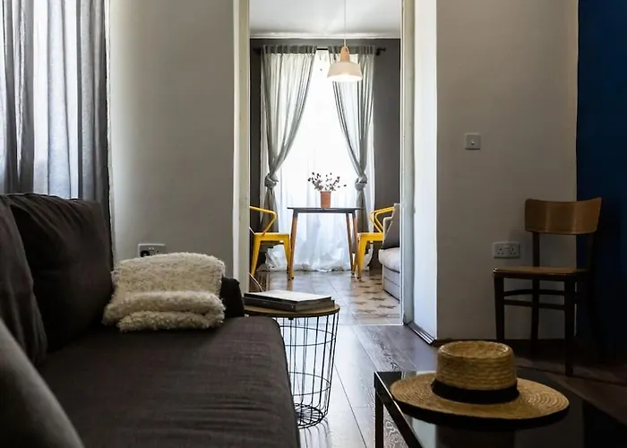 Townhouse With Dreamy Terrace