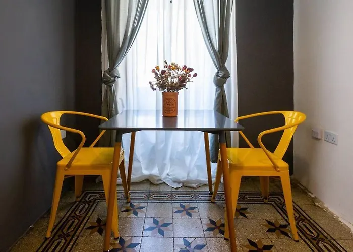 Townhouse With Dreamy Terrace