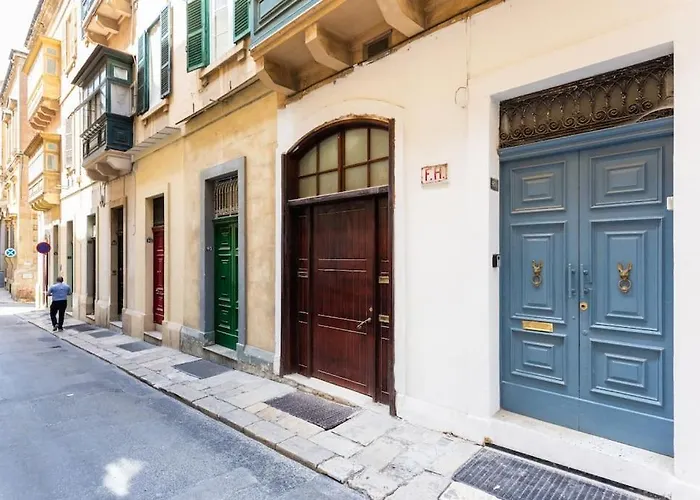 Townhouse With Dreamy Terrace